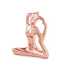 Escultura Mulher Yoga em Porcelana Rose Gold