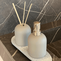 Kit de Banheiro Dispenser de Sabonete e Difusor com Varetas Cinza - 2 Peças